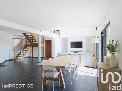 Maison - 240 m² - 7 pièces