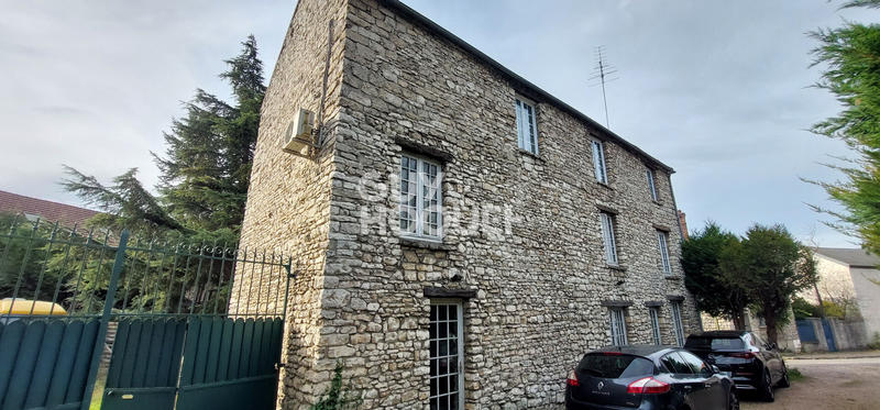 Maison - 218 m² - 9 pièces