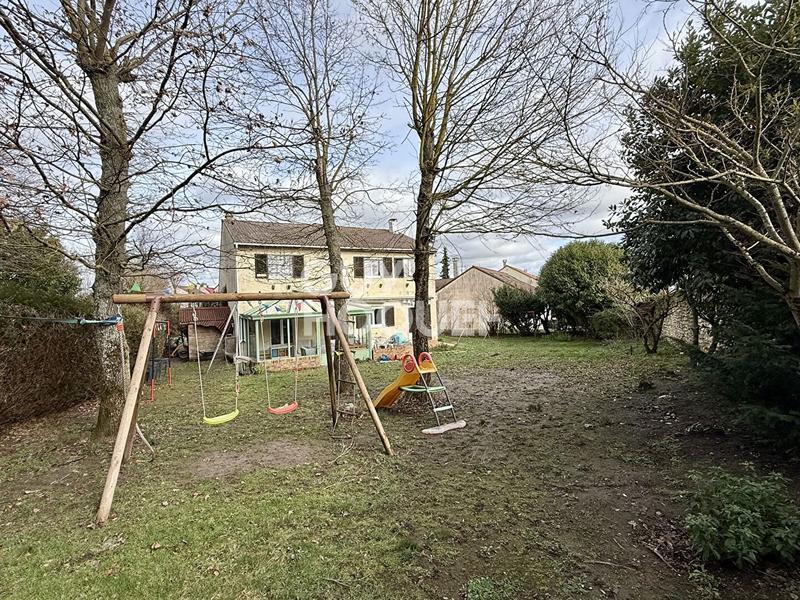 Maison - 171 m² - 8 pièces