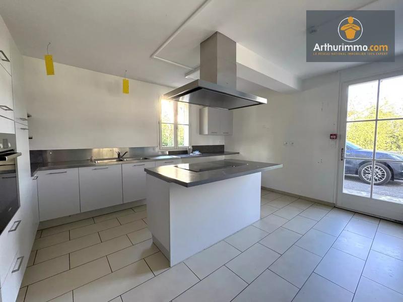 Maison - 265 m² - 12 pièces