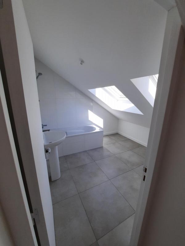 Appartement - 90 m² - 4 pièces