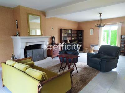 Maison - 212 m² - 8 pièces