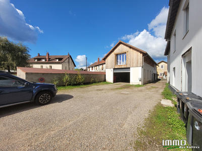 Maison - 200 m² - 3 pièces