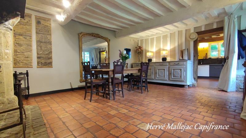 Maison - 212 m² - 10 pièces