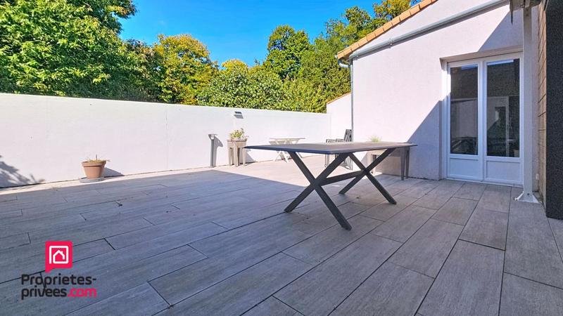 Maison - 290 m² - 9 pièces