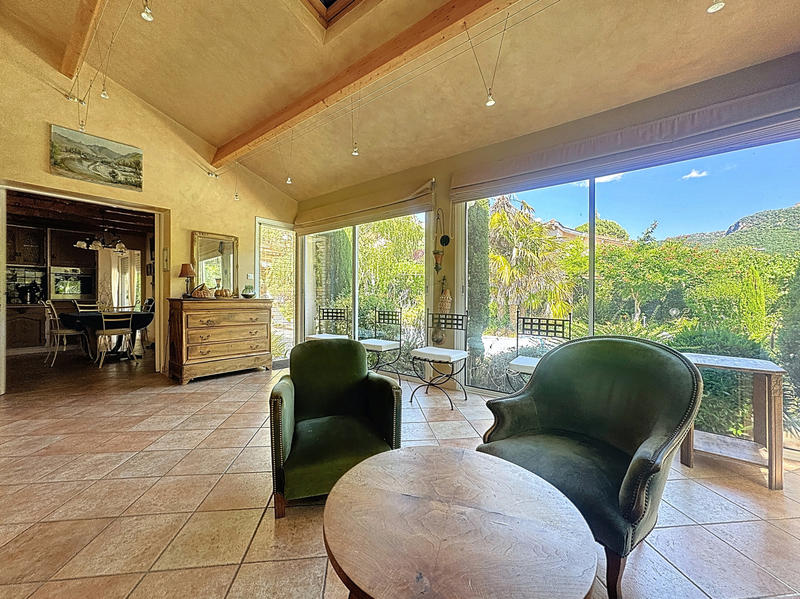 Maison - 146 m² - 6 pièces