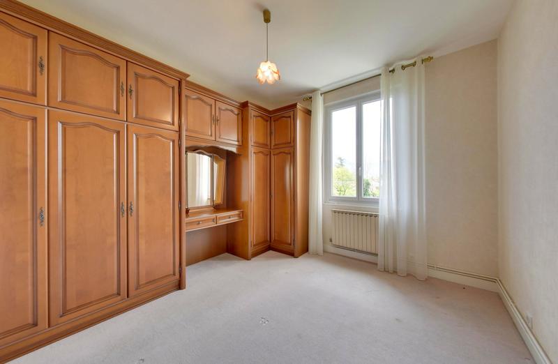 Maison - 251 m² - 6 pièces