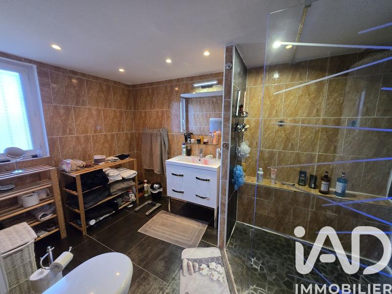 Maison - 318 m² - 10 pièces