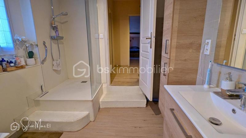 Maison - 300 m² - 6 pièces