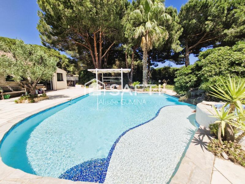 Villa - 207 m² - 7 pièces