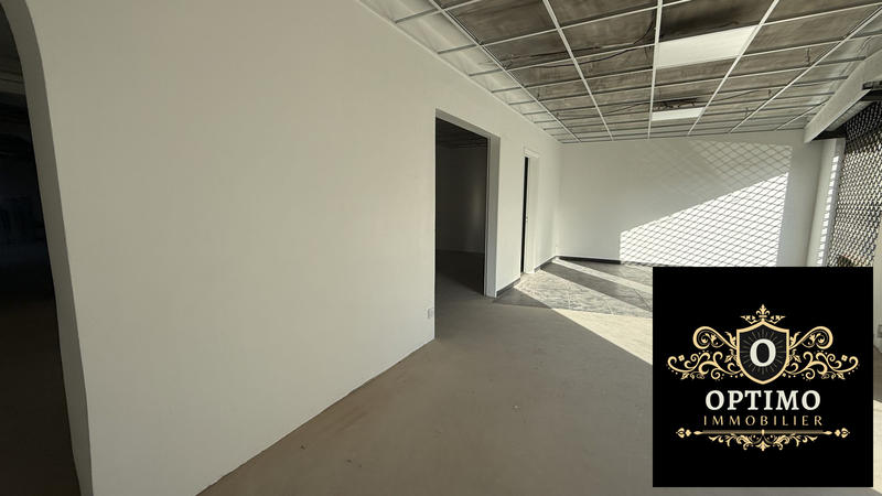 Fonds de commerce - Local commercial - 380 m²