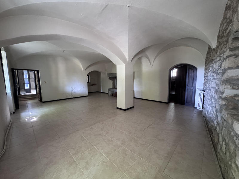 Maison - 311 m² - 9 pièces