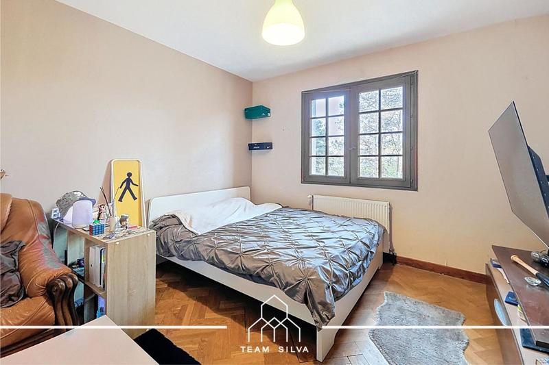 Pavillon - 220 m² - 7 pièces