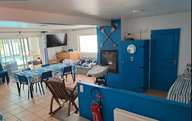 Maison - 258 m² - 13 pièces