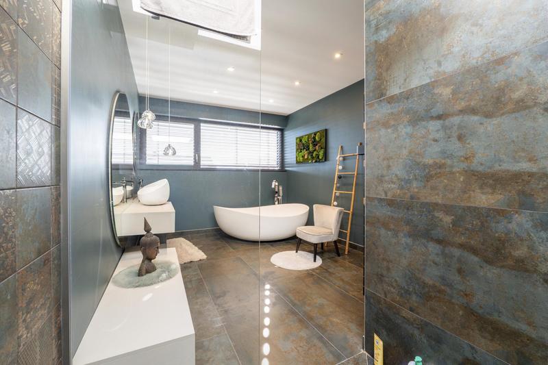 Maison - 253 m² - 8 pièces