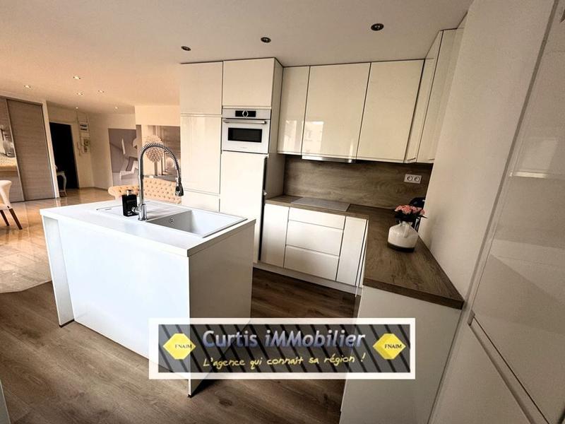 Appartement - 94 m² - 4 pièces