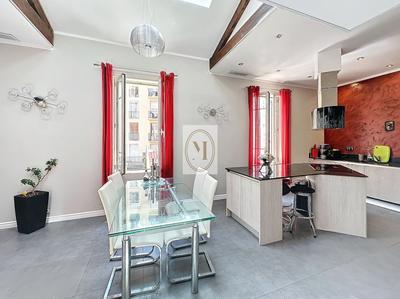 Maison - 199 m² - 7 pièces