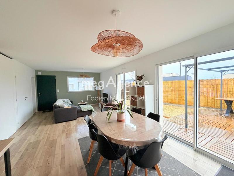 Maison - 97 m² - 6 pièces