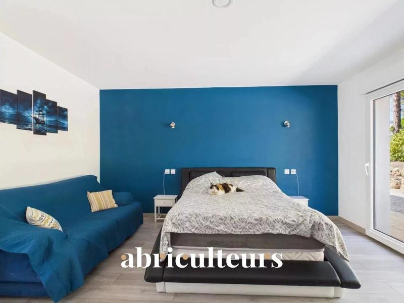 Maison - 186 m² - 4 pièces