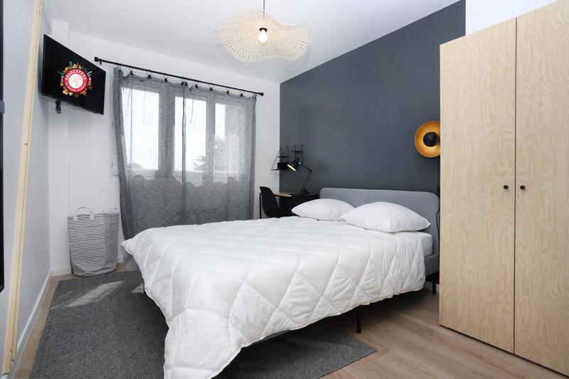 Appartement - 81 m² - 6 pièces