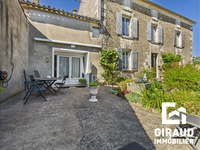 Maison ancienne - 177 m² - 6 pièces