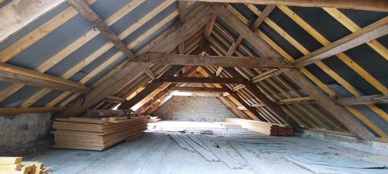 Maison - 94 m² - 10 pièces