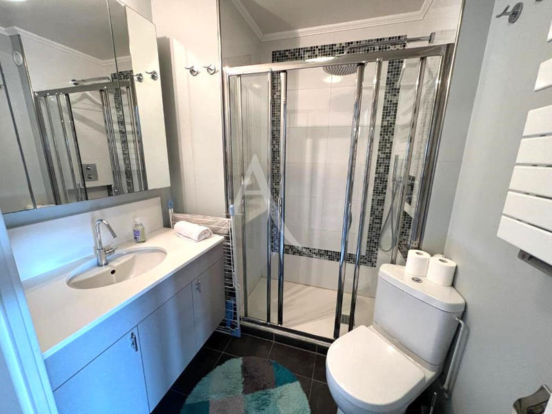 Appartement - 100 m² - 4 pièces