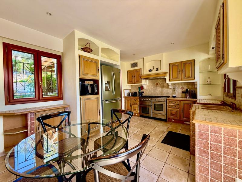 Villa - 200 m² - 5 pièces