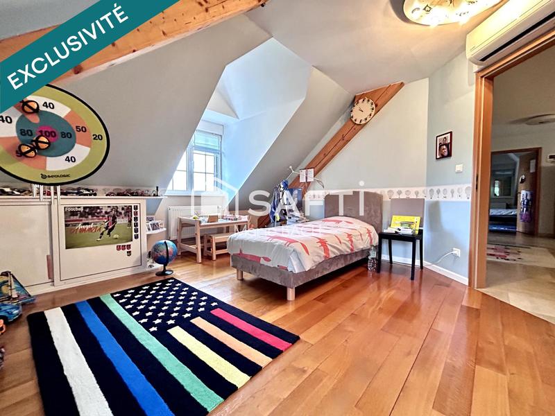 Maison - 252 m² - 8 pièces