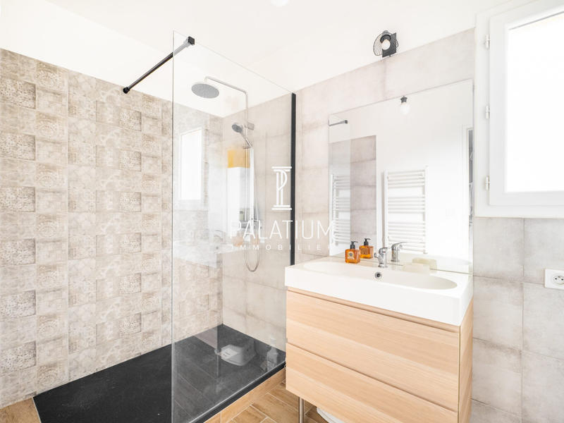 Maison traditionnelle - 148 m² - 6 pièces