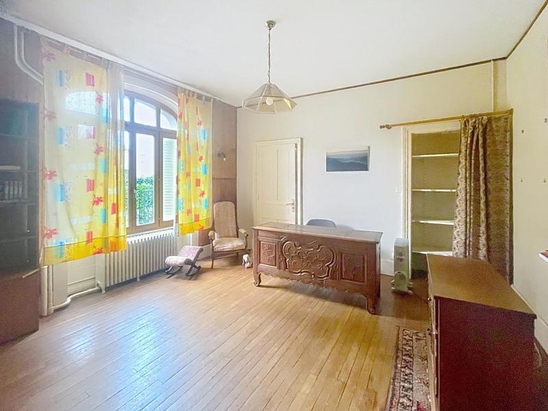 Maison - 329 m² - 11 pièces