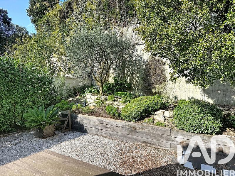 Maison - 280 m² - 10 pièces