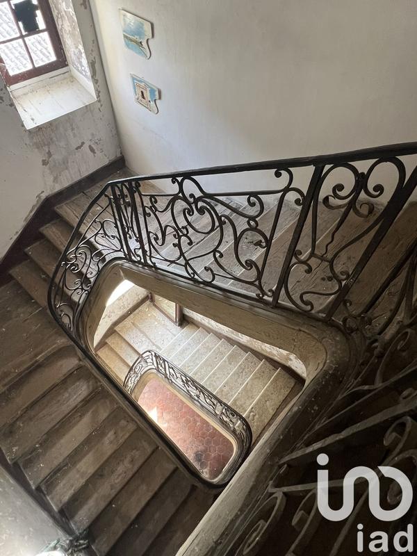 Maison - 713 m² - 16 pièces