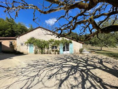 Maison - 650 m² - 23 pièces