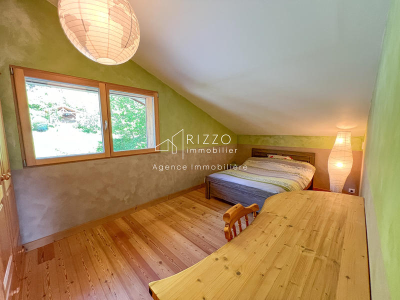 Maison - 210 m² - 8 pièces