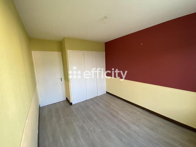 Maison - 232 m² - 8 pièces