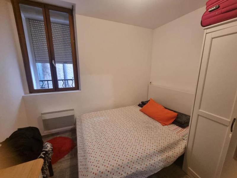 Immeuble - 7 m² - 12 pièces