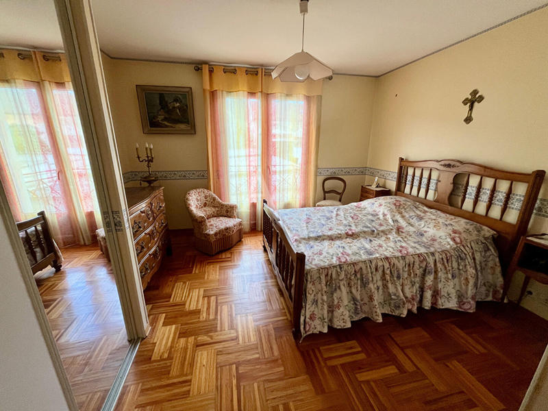 Appartement - 180 m² - 5 pièces