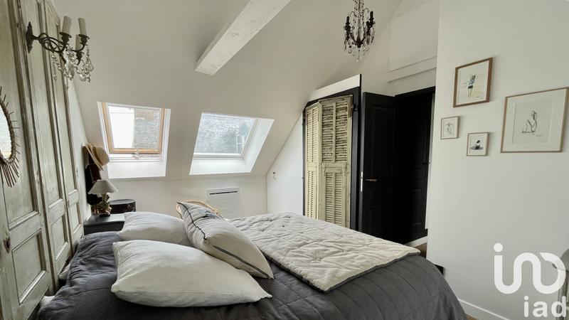 Maison - 213 m² - 9 pièces