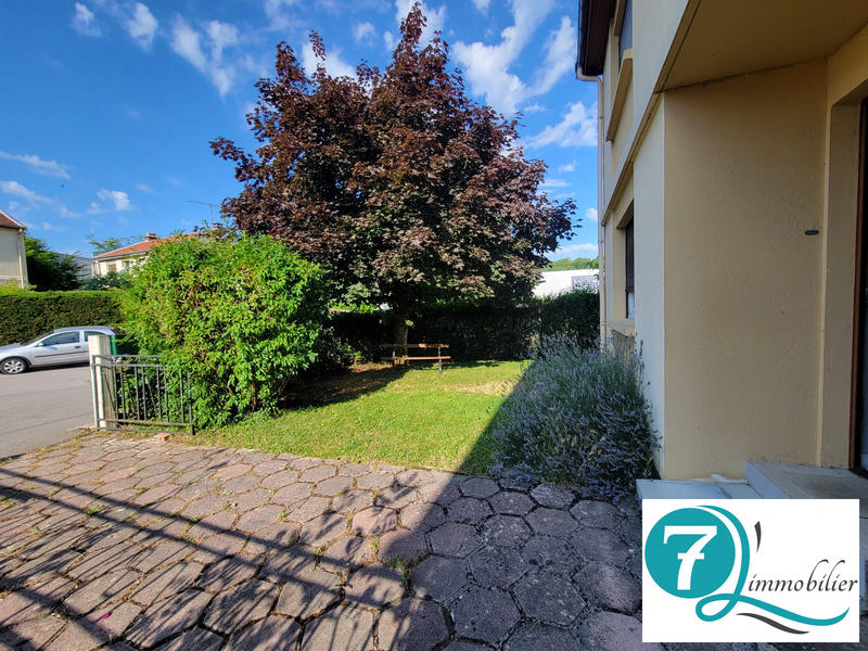 Maison - 104 m² - 10 pièces