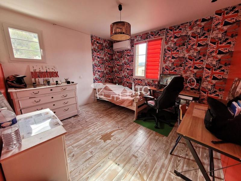 Maison - 172 m² - 8 pièces