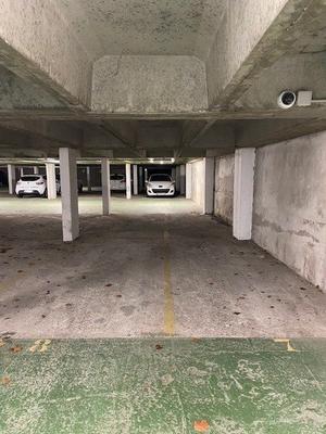 Parking / Garage