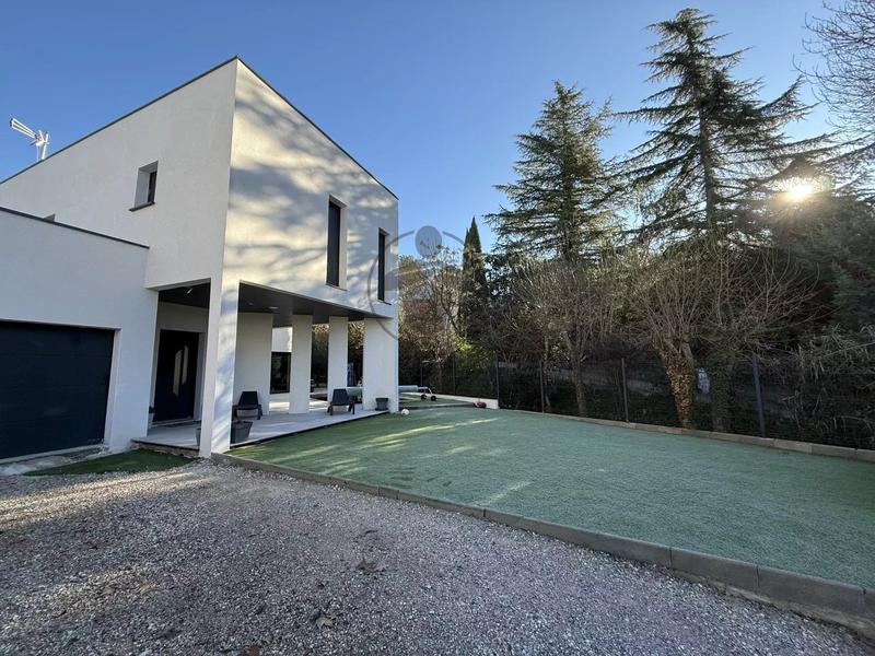 Maison - 138 m² - 6 pièces