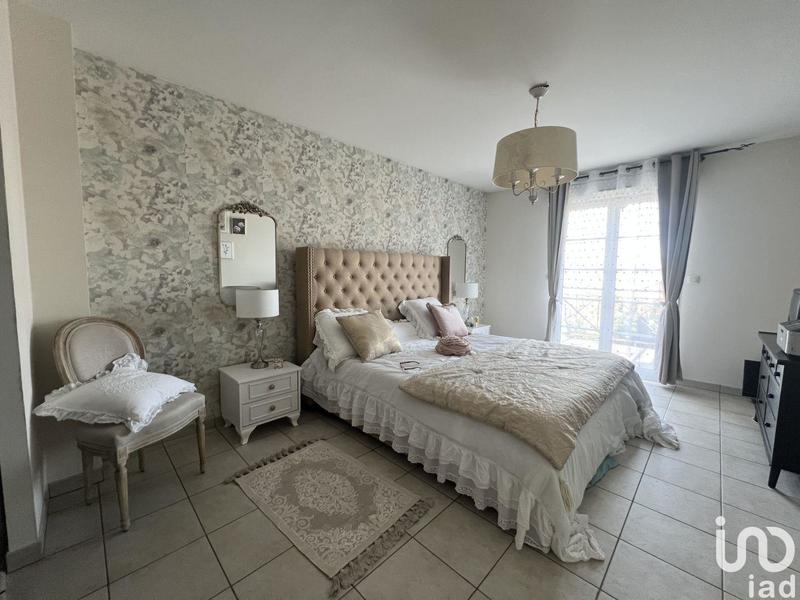 Maison - 230 m² - 9 pièces