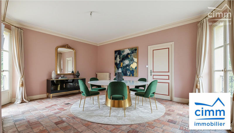 Maison - 209 m² - 7 pièces