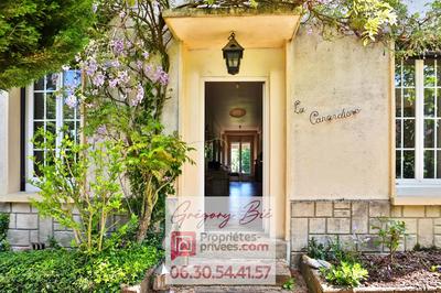 Propriété - 241 m² - 7 pièces