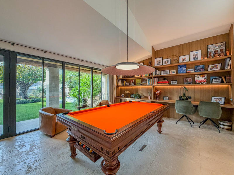 Maison traditionnelle - 245 m² - 5 pièces