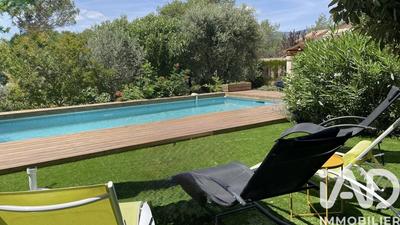 Maison - 282 m² - 10 pièces