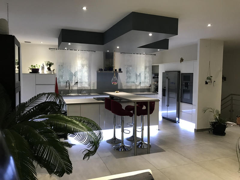 Maison - 310 m² - 8 pièces