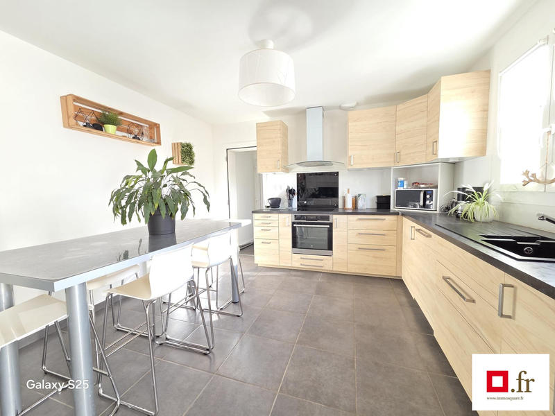 Maison - 98 m² - 5 pièces